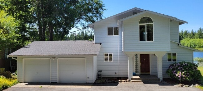 property at 3741 Longhorn Dr NW