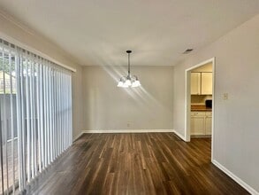 4222 S Park Dr in Tyler, TX - Building Photo - Building Photo