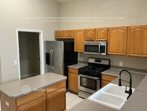 7029 Colony Pointe Dr in Riverview, FL - Building Photo - Building Photo