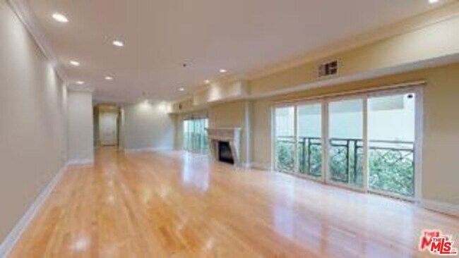 11840 Dorothy St-Unit -202 in Los Angeles, CA - Building Photo - Building Photo
