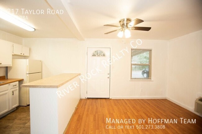 217 Taylor Rd in Sherwood, AR - Foto de edificio - Building Photo
