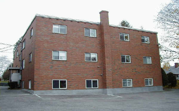 69 Newton St in Waltham, MA - Building Photo