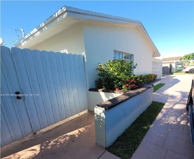 property at 12305 SW 42nd St