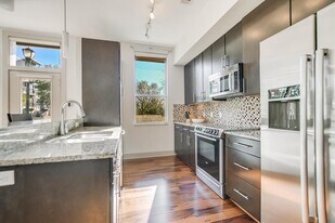 1320 Robert Browning St in Austin, TX - Building Photo