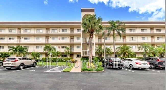 property at 4735 Lucerne Lakes Blvd E