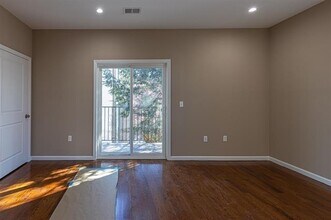 69 Hutton St in Jersey City, NJ - Building Photo - Building Photo
