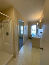 37 Railroad Ave in Manheim, PA - Building Photo - Building Photo