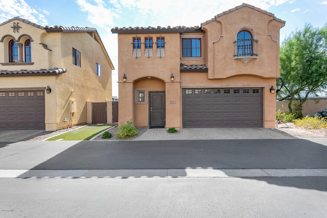 3345 E Pinchot Ave in Phoenix, AZ - Building Photo