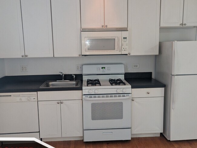 4715 N Sheridan Rd in Chicago, IL - Building Photo - Building Photo