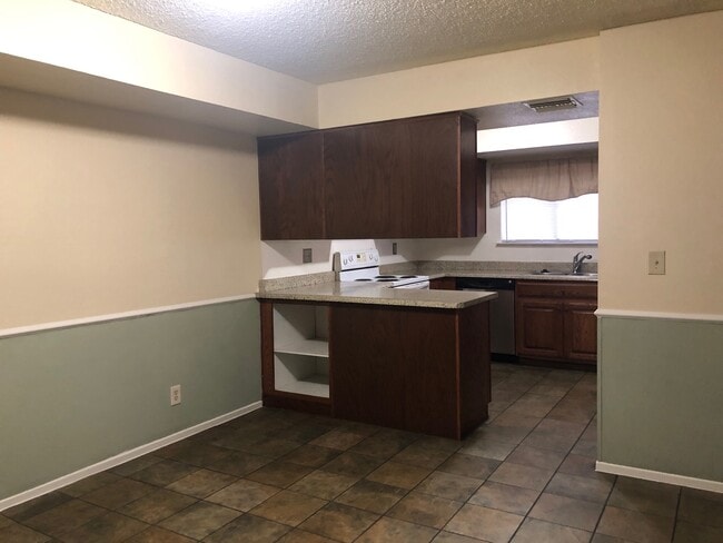 823 Spyglass Ln in Las Vegas, NV - Building Photo - Building Photo