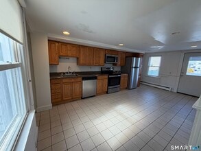 57 Chapel St in Wallingford, CT - Building Photo - Building Photo