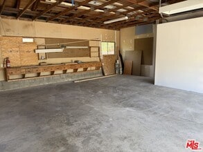 8729 N Ventura Ave in Ventura, CA - Building Photo - Building Photo