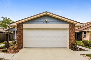 4406 Suntree Blvd in Orlando, FL - Building Photo