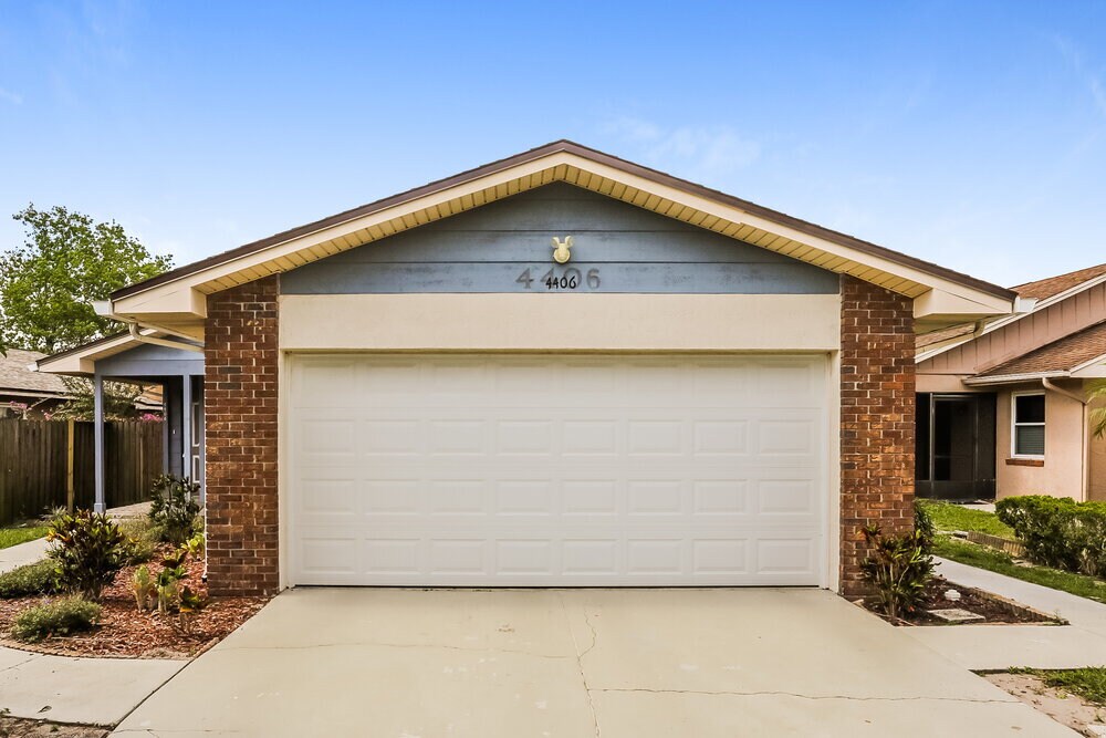 4406 Suntree Blvd in Orlando, FL - Building Photo