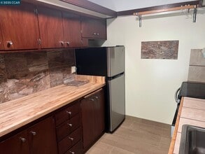 67 Brookwood Rd in Orinda, CA - Building Photo - Building Photo