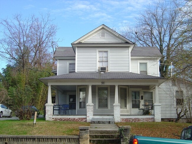 property at 911-914 Lexington Ave