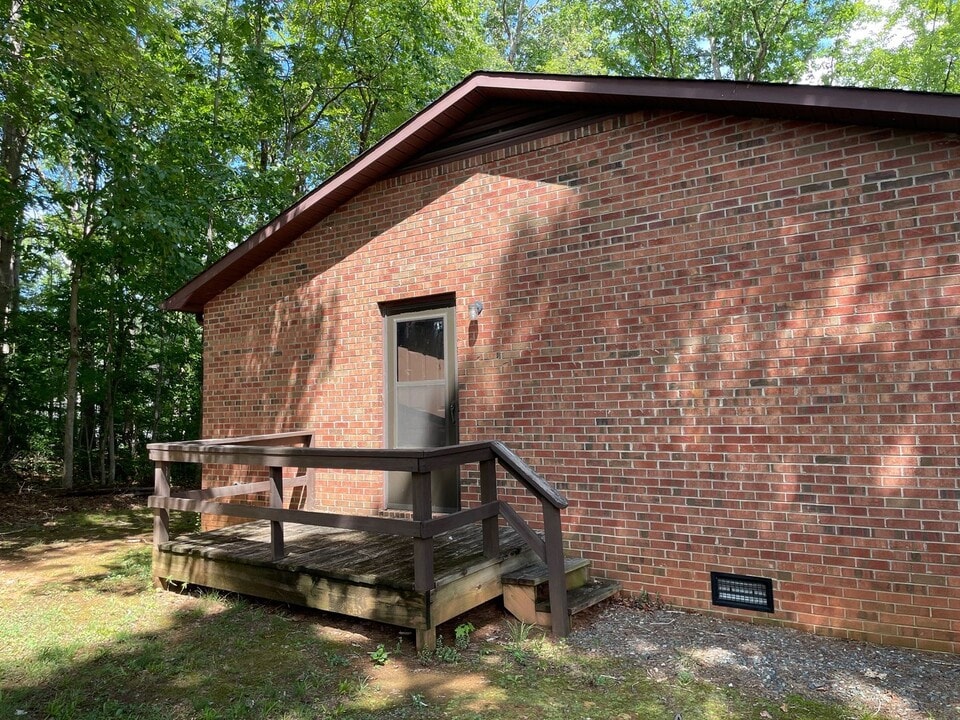 224 Northwood Dr in Asheboro, NC - Building Photo