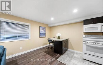 10 Annamaria Dr in Georgina, ON - Building Photo - Building Photo