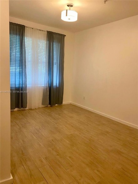 1611 Meridian Ave, Unit 106 in Miami Beach, FL - Building Photo - Building Photo