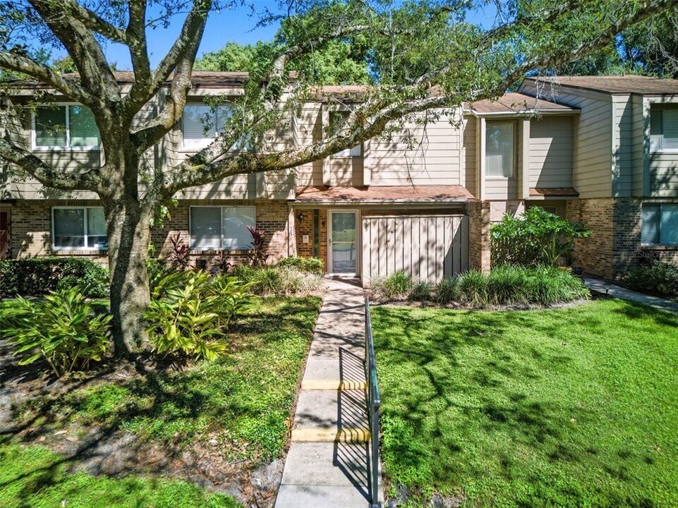 525 Oak Haven Dr in Altamonte Springs, FL - Building Photo