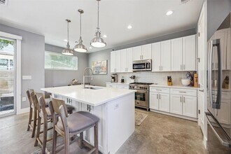 1153 Webberville Rd in Austin, TX - Building Photo - Building Photo