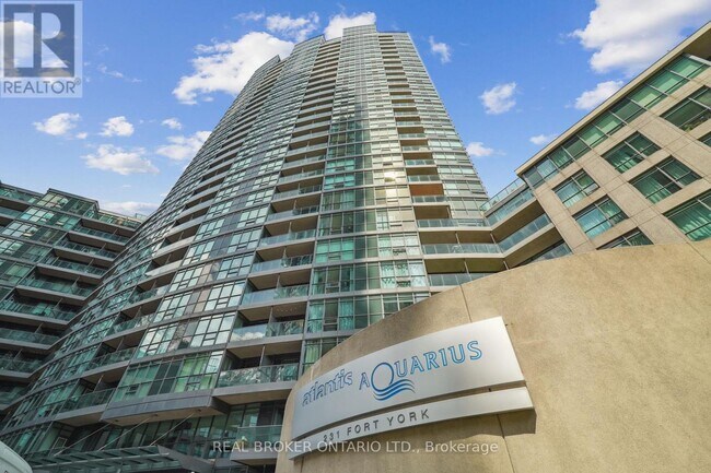231-231 Fort York Blvd in Toronto, ON - Building Photo - Building Photo
