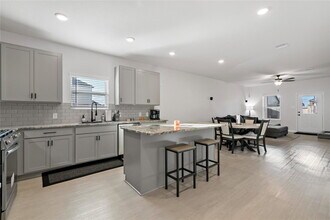 10916 Amador Peak Dr in Arcola, TX - Building Photo - Building Photo