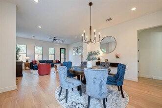 4101 Edison St in Houston, TX - Building Photo - Building Photo