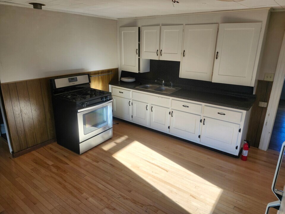 108 3rd St, Unit 108 3rd st leominster MA in Leominster, MA - Foto de edificio