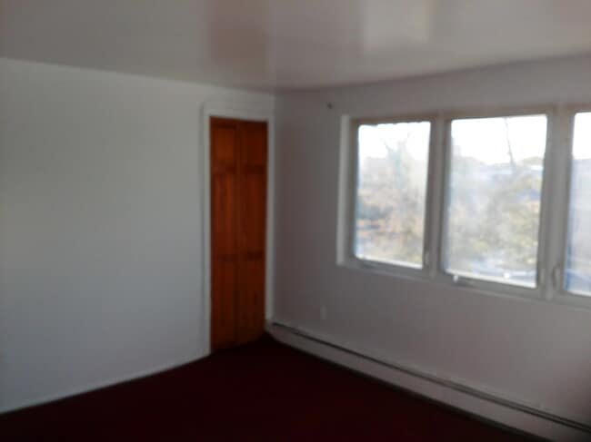 12917 Harry Douglass Way, Unit 1 in Jamaica, NY - Foto de edificio - Building Photo