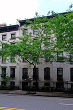 438 W 23rd St in New York, NY - Building Photo - Building Photo