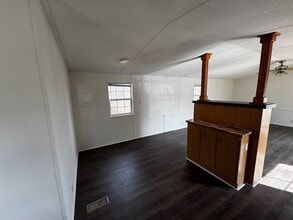 7804 Stanley Rd in Powell, TN - Building Photo - Building Photo