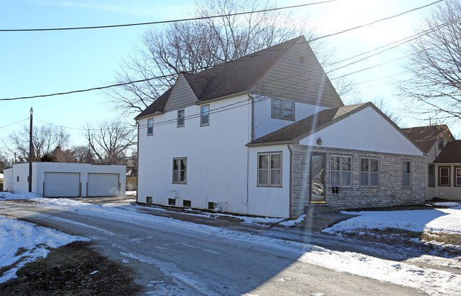 3815 SW 9th St in Des Moines, IA - Foto de edificio - Building Photo