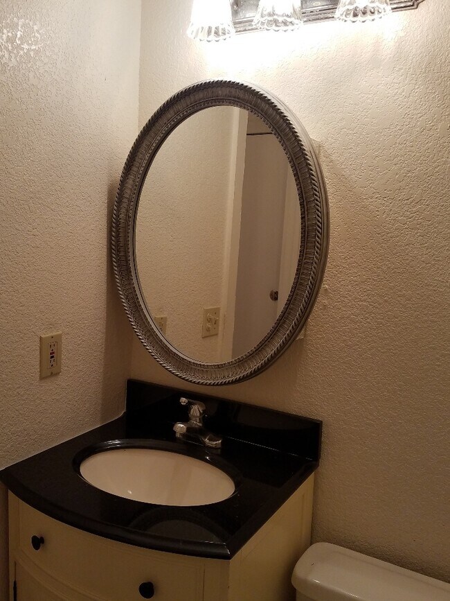 1418 E St, Unit A in Sacramento, CA - Building Photo - Building Photo