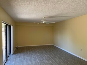 621 6th Way in West Palm Beach, FL - Building Photo - Building Photo