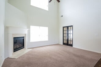 185 Stillwood Dr in Newnan, GA - Building Photo - Building Photo