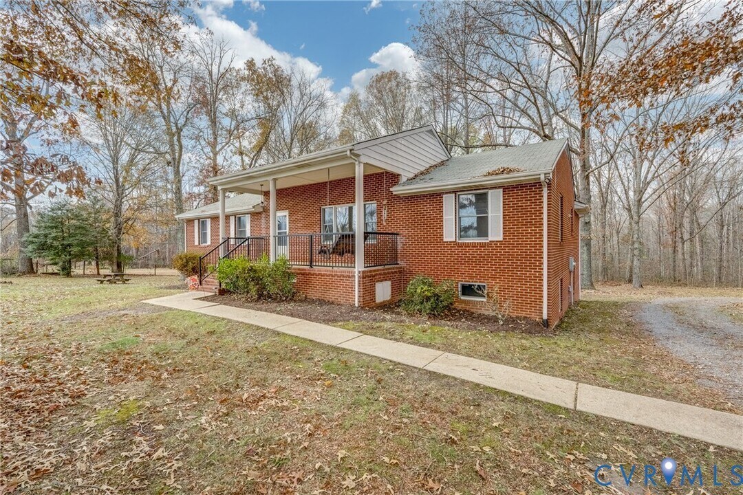 3534 Davis Mill Rd in Goochland, VA - Building Photo