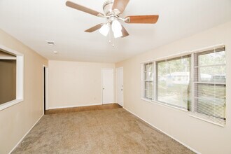 2403 Yorkshire Cir SW in Huntsville, AL - Building Photo - Building Photo