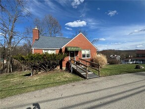 3486 Boyd St in Finleyville, PA - Building Photo - Building Photo