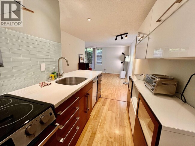 property at 1040 Pacific St