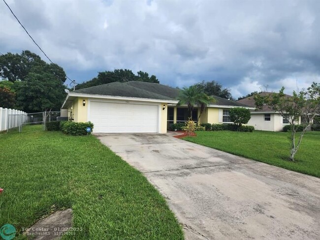 5406 Hickory Dr in Fort Pierce, FL - Building Photo - Building Photo