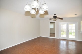 1117 Trailwood Dr in Hurst, TX - Building Photo - Building Photo