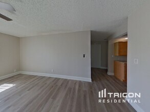 3083 Hickory Dr in Largo, FL - Building Photo - Building Photo