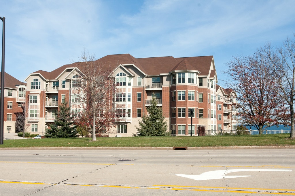The Landing at Park Shore Apartments St. Francis, WI Apartments For Rent
