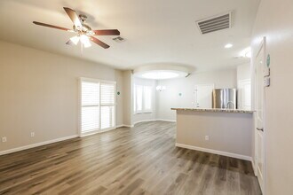 2009 E Heartwood Ln in Phoenix, AZ - Building Photo - Building Photo