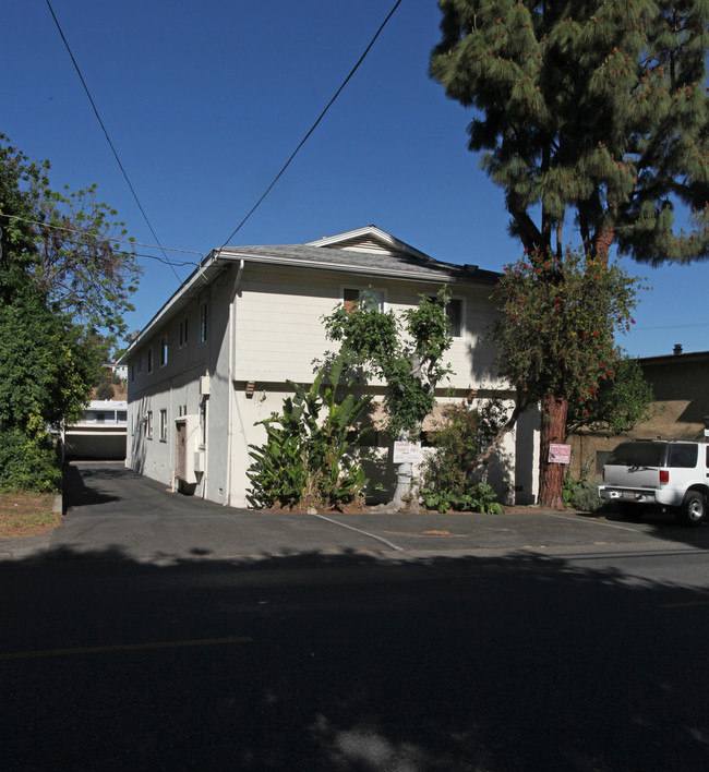 10647 Sherman Grove Ave in Sunland, CA - Building Photo - Building Photo