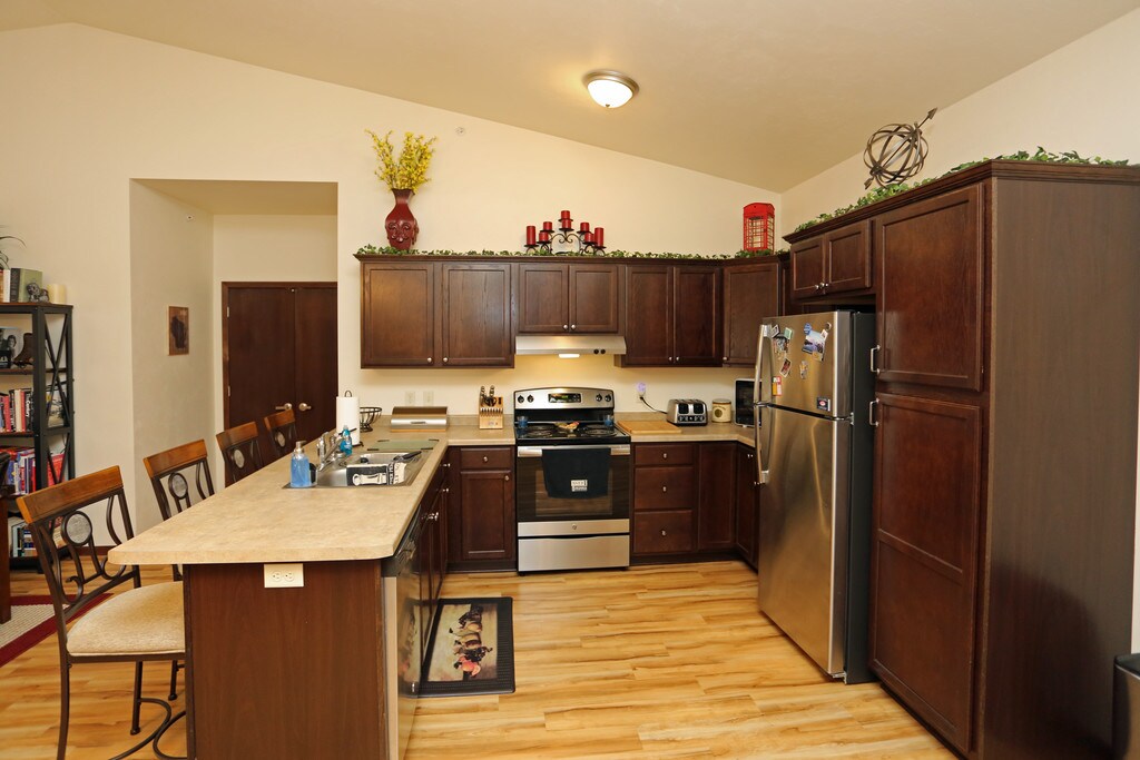 Forest Creek Apartments Manitowoc, WI Apartments