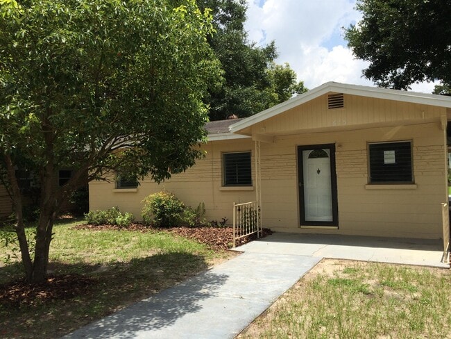 property at 1615 W 7th St