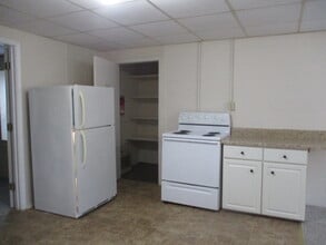 124 Hibiscus Dr, Unit C in Ashland City, TN - Building Photo - Building Photo