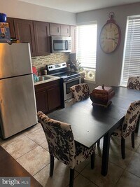 5023 Wayne Ave photo'